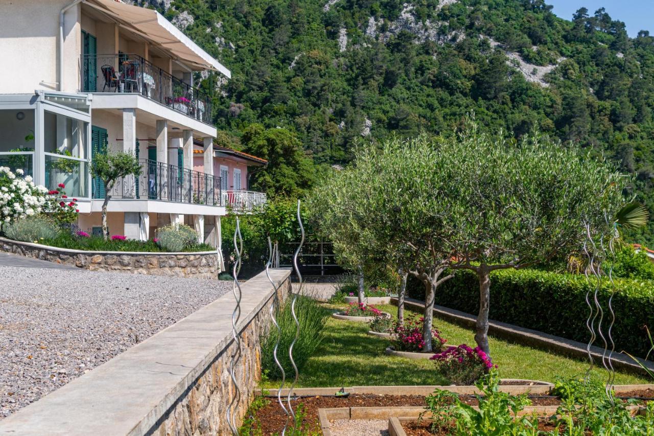 Apartments By The Sea Medveja, Opatija - 7720 Lovran Extérieur photo
