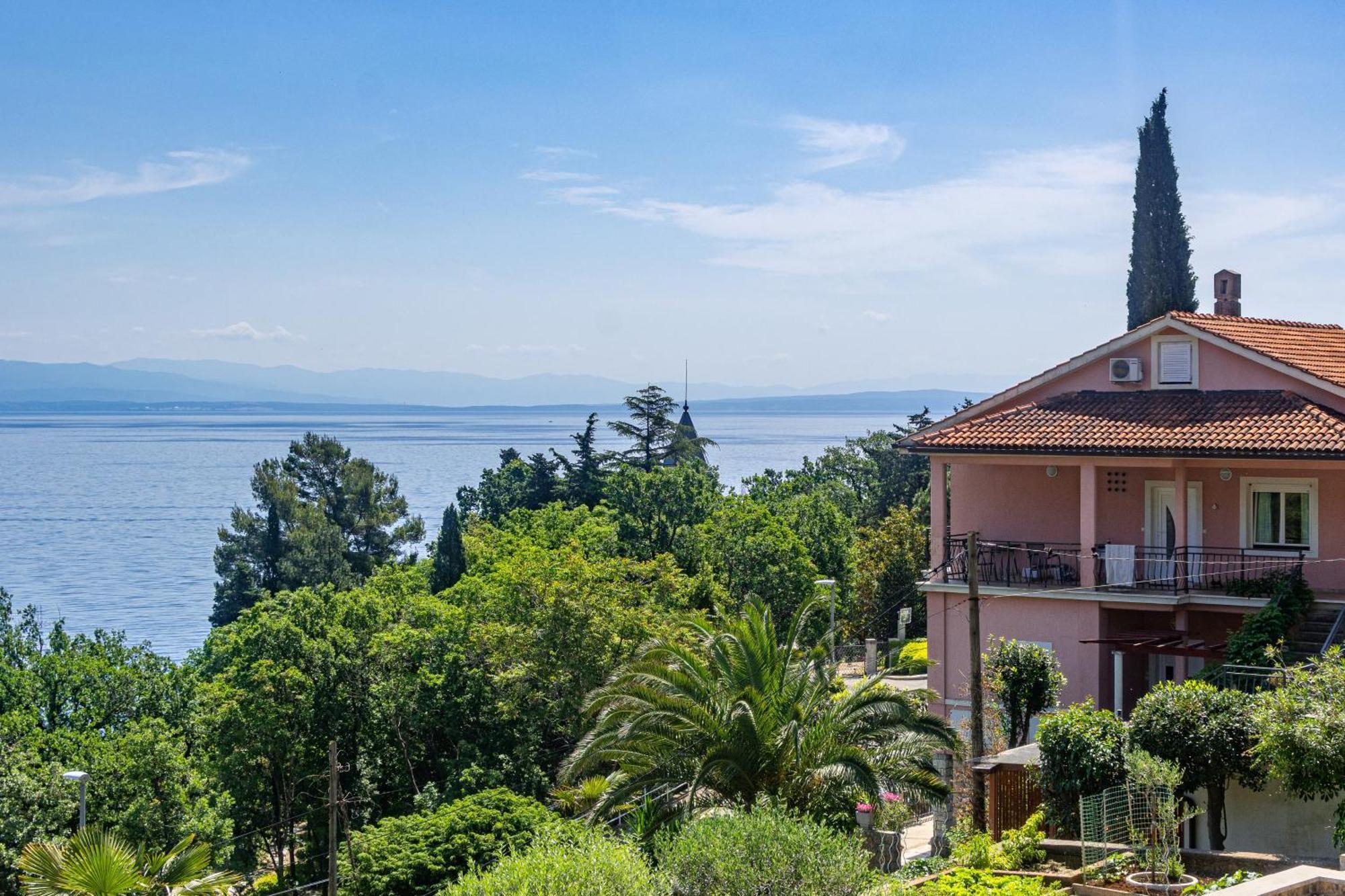 Apartments By The Sea Medveja, Opatija - 7720 Lovran Extérieur photo