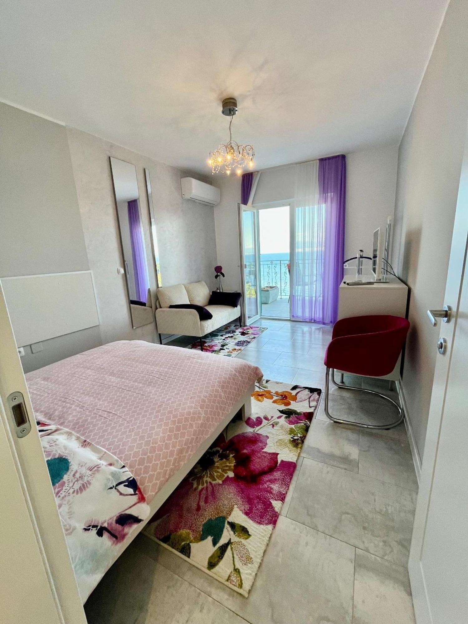 Apartments By The Sea Medveja, Opatija - 7720 Lovran Extérieur photo