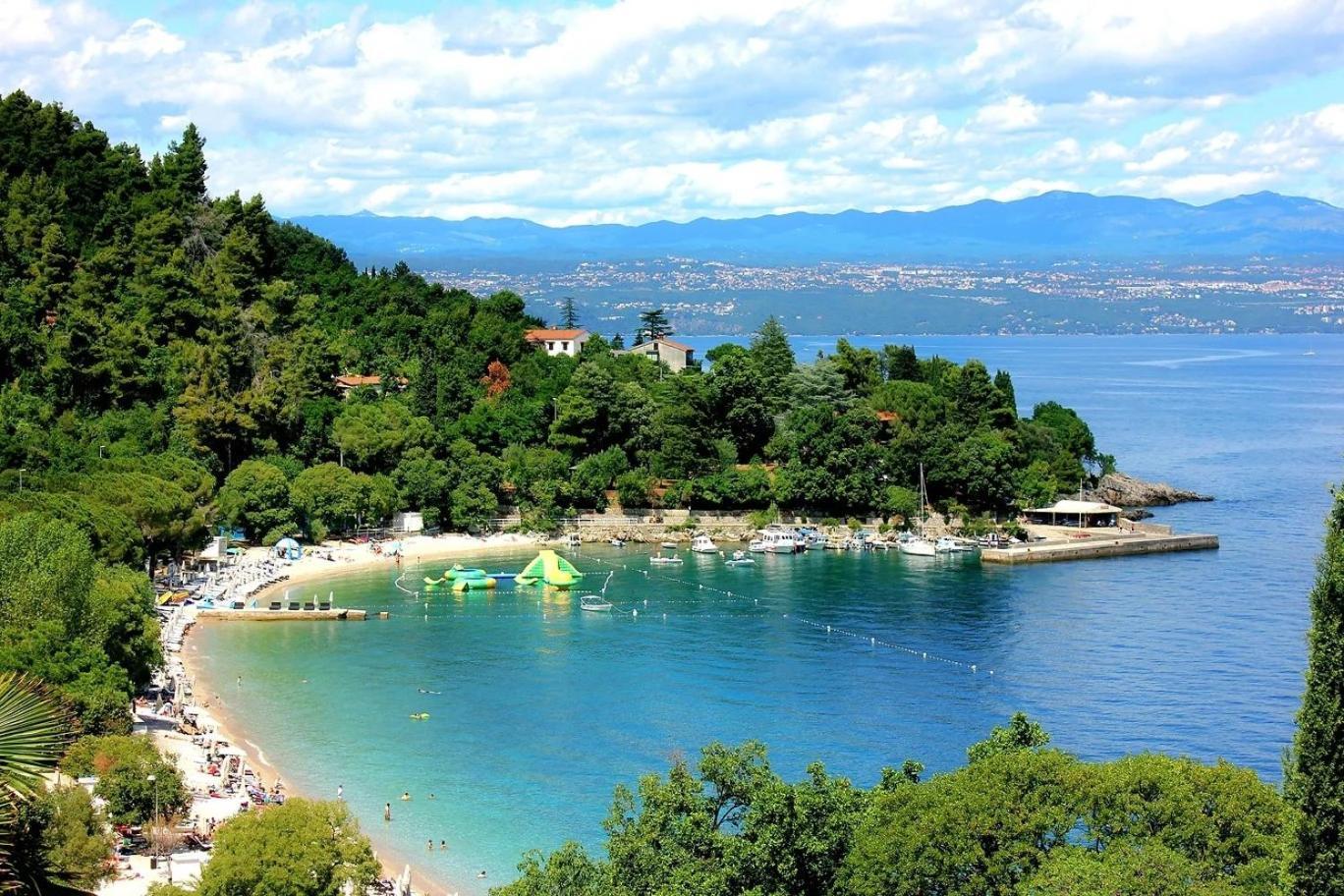 Apartments By The Sea Medveja, Opatija - 7720 Lovran Extérieur photo