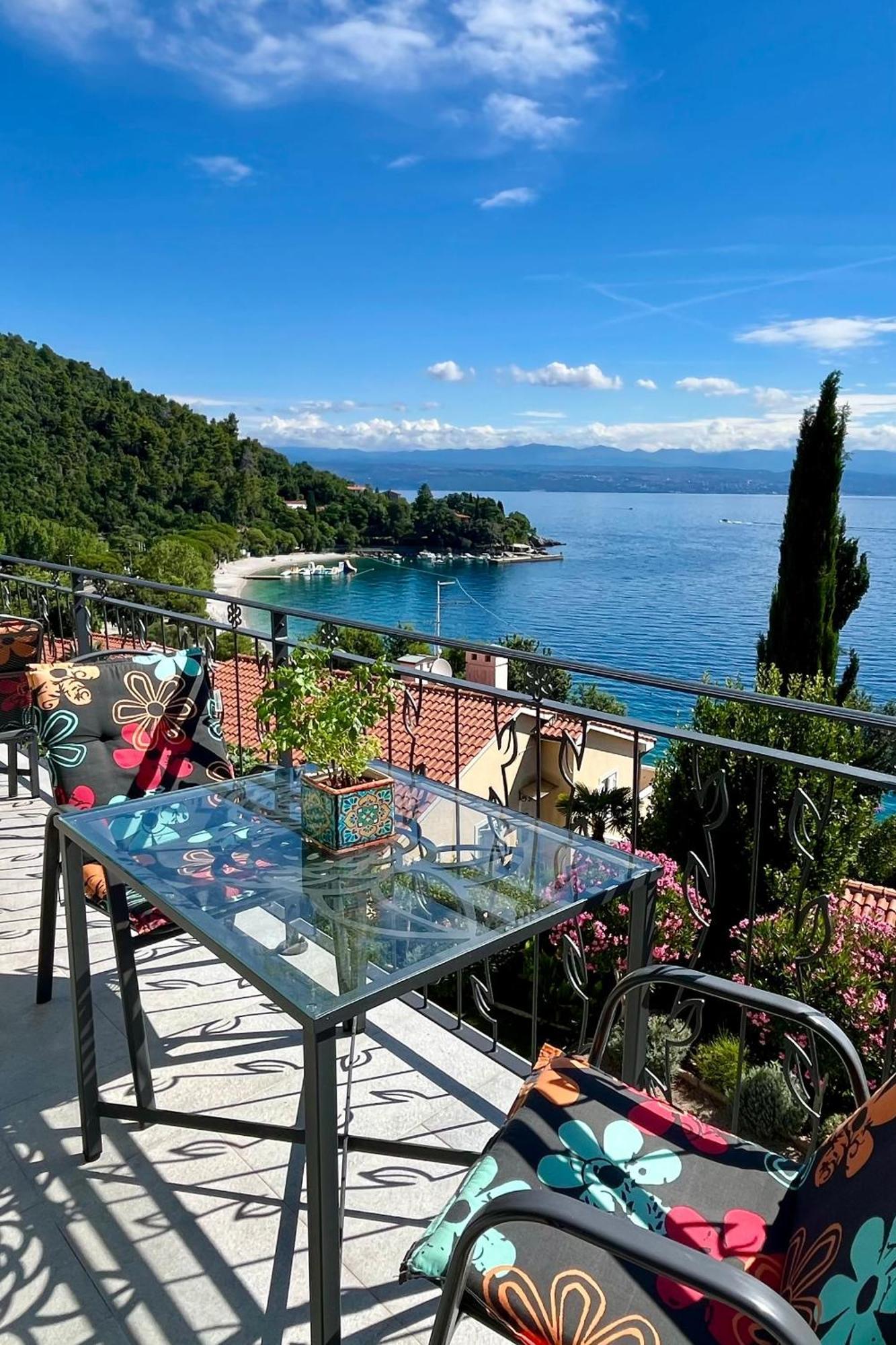 Apartments By The Sea Medveja, Opatija - 7720 Lovran Extérieur photo